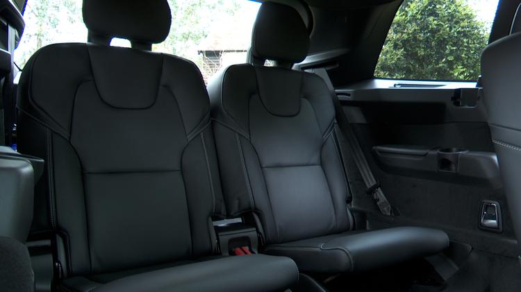 VOLVO XC90 ESTATE 2.0 T8 PHEV Plus Edition Dark 5dr AWD Geartronic